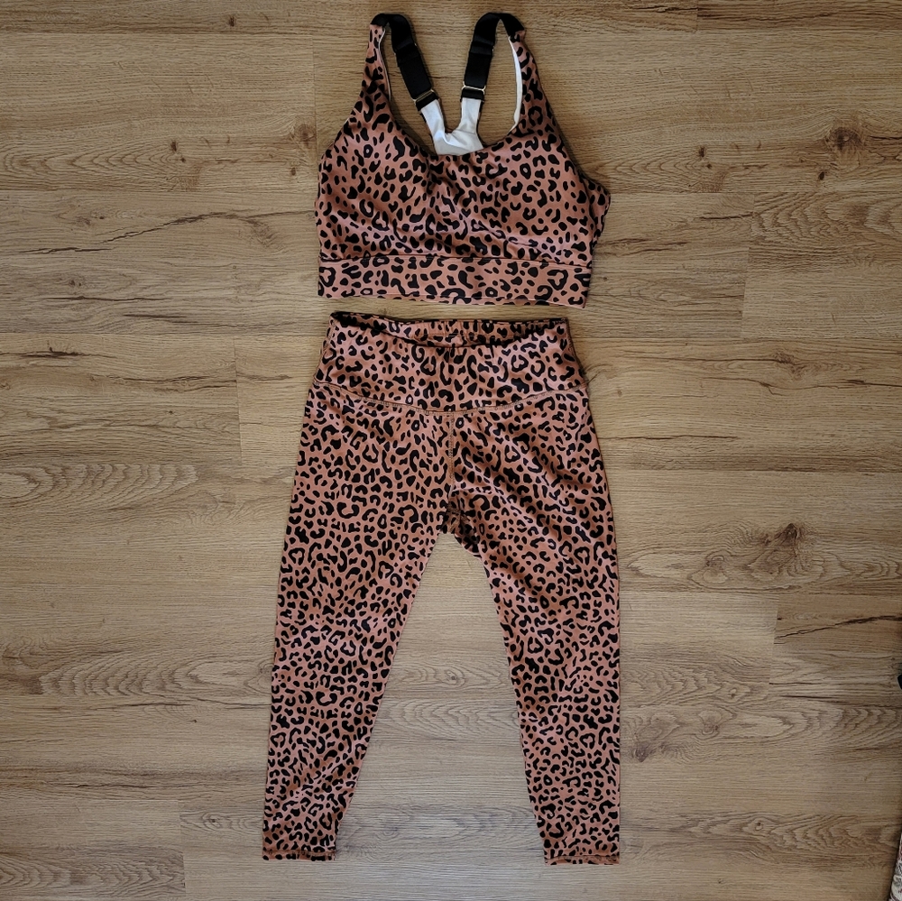 New large leopard print matching workout set yoga pants and sports bra